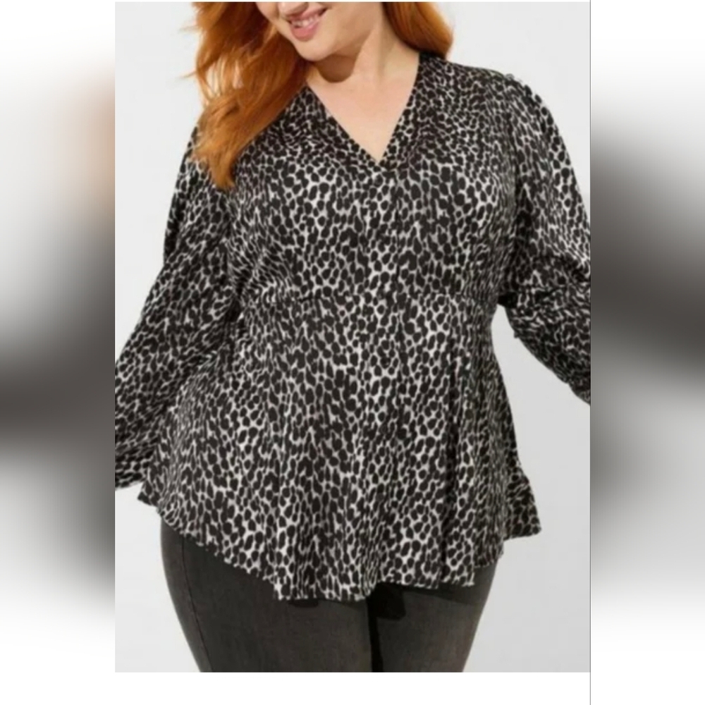 torrid Black and White Leopard Print V-Neck Blouse